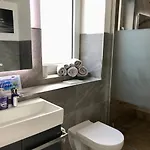 Joels Luxus Lounge Mit Sauna, Bar & Wirlpool In Steinhude