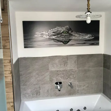 아파트 Joels Luxus Lounge Mit Sauna, Bar & Wirlpool In